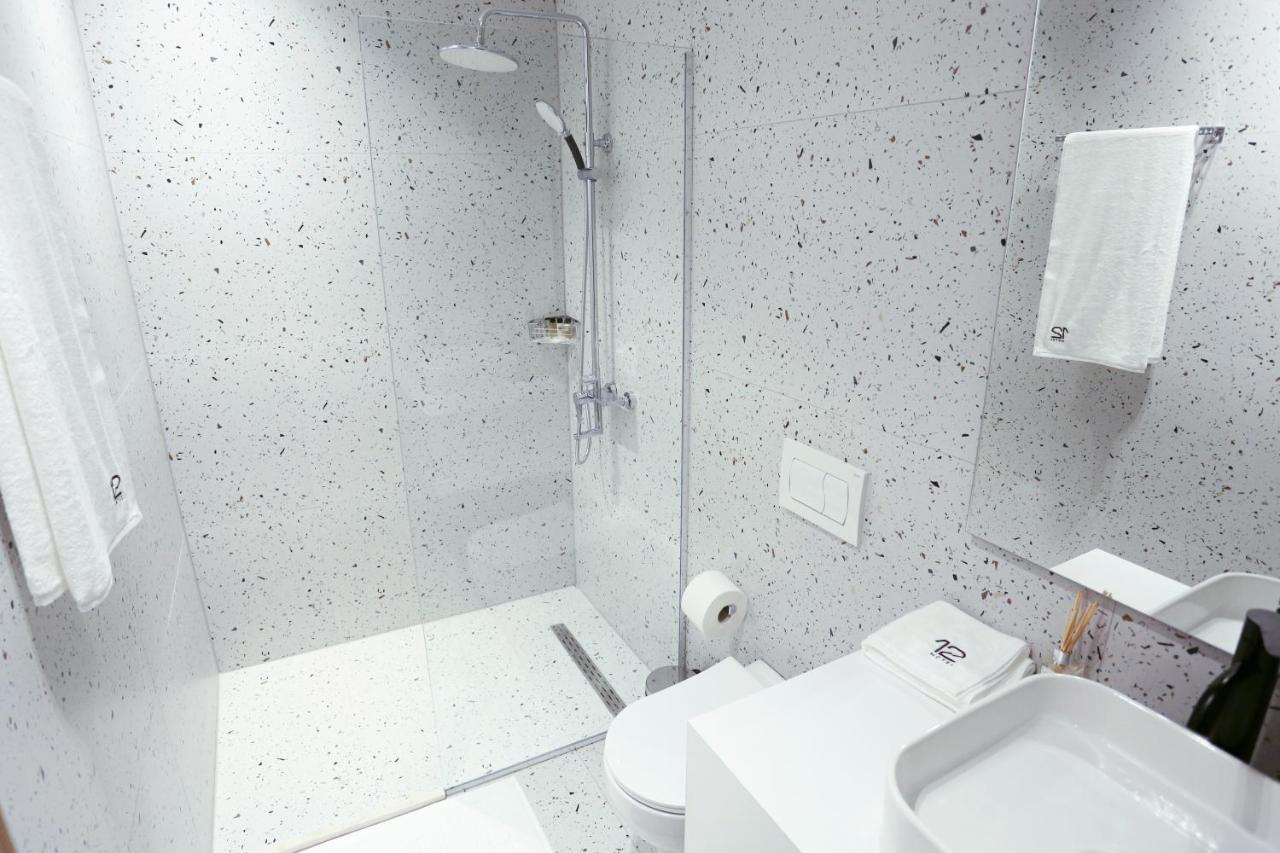 Hotel 12 Gjakova Екстер'єр фото