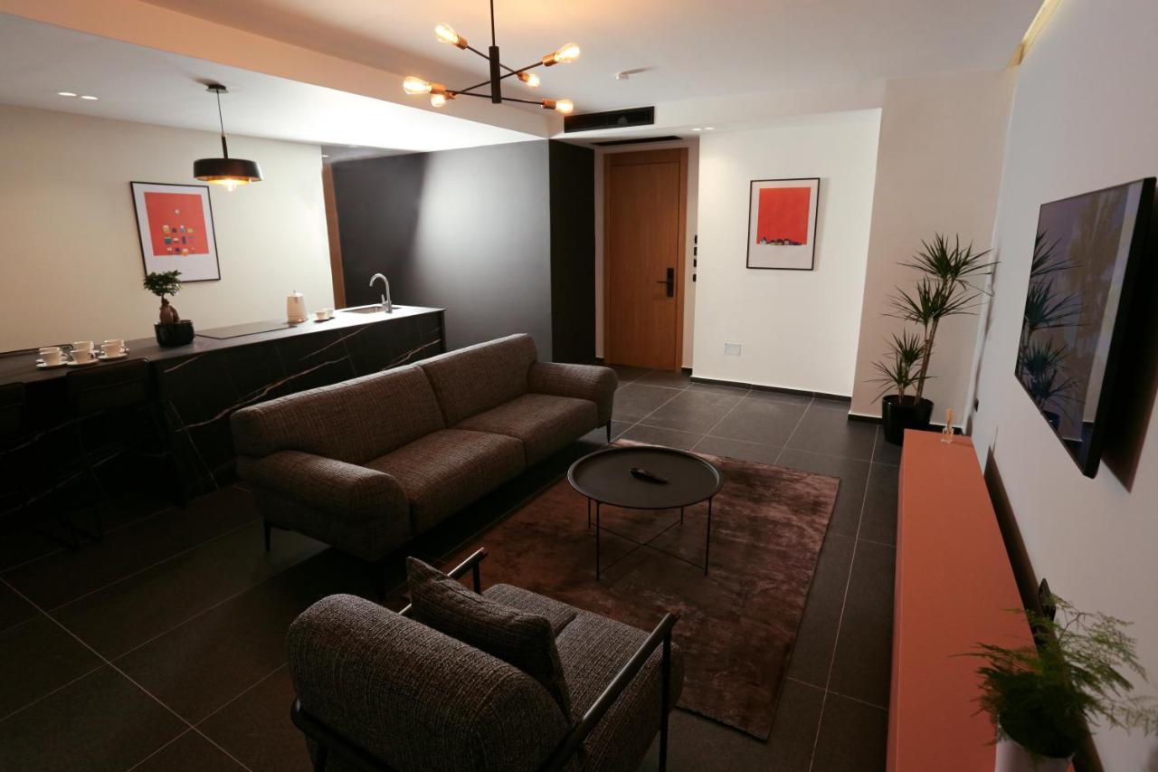 Hotel 12 Gjakova Екстер'єр фото