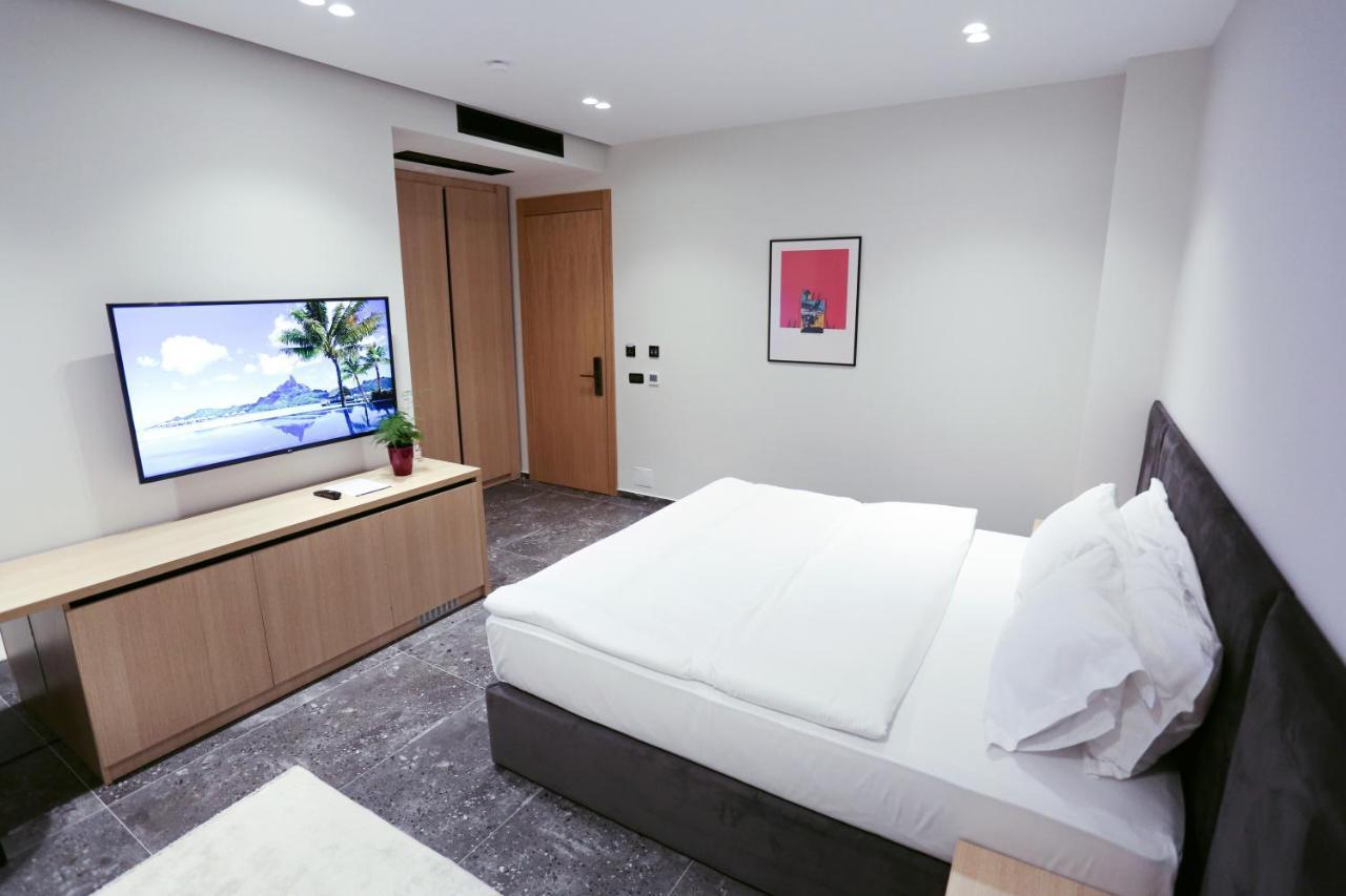 Hotel 12 Gjakova Екстер'єр фото