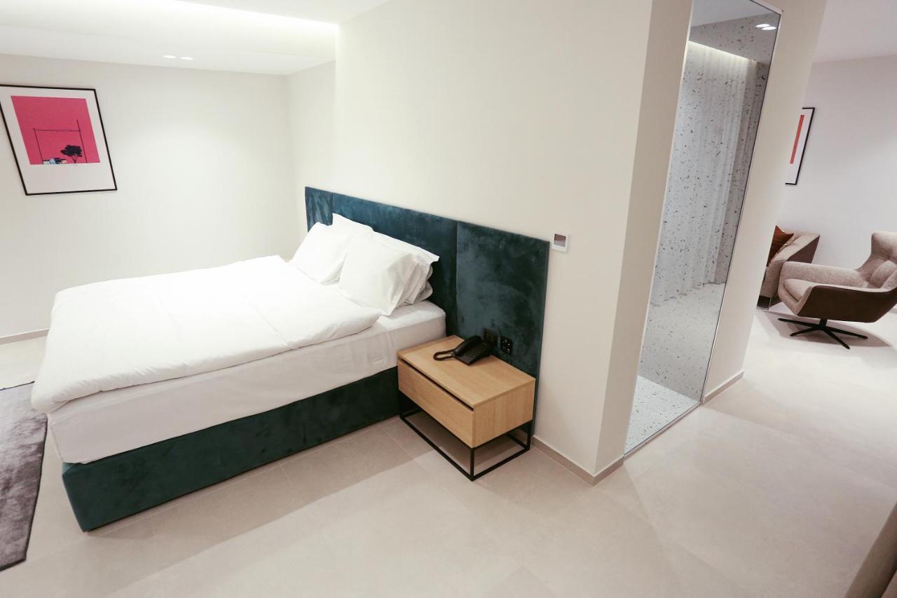 Hotel 12 Gjakova Екстер'єр фото