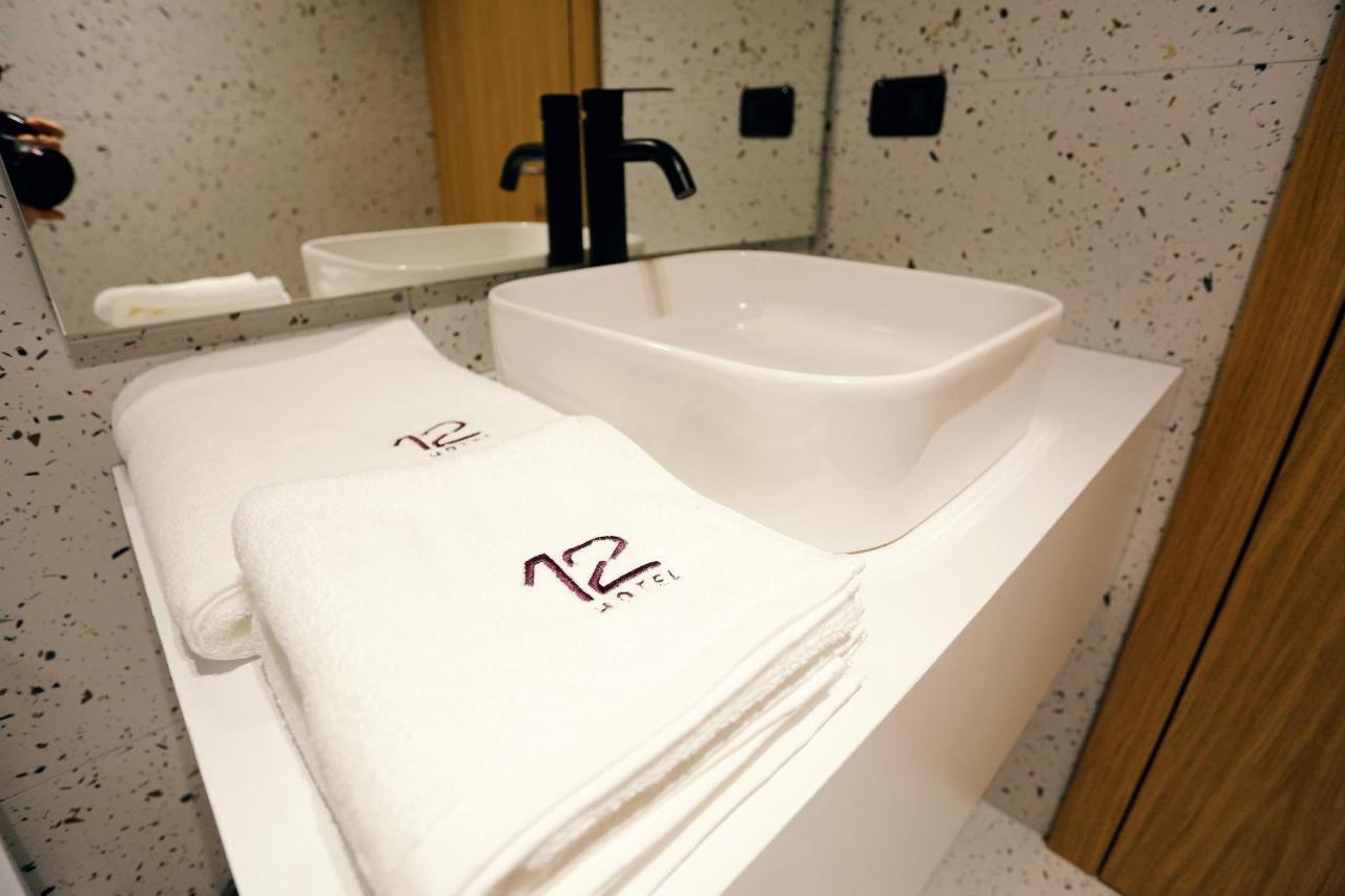 Hotel 12 Gjakova Екстер'єр фото